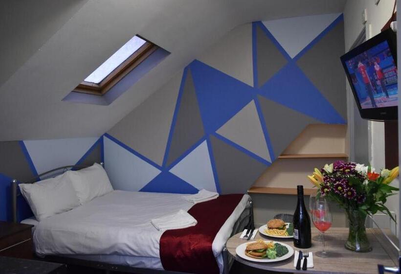 Студия Deluxe, London Olympus Hotel Nirvana