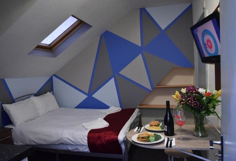 デラックススタジオ, London Olympus Hotel Nirvana