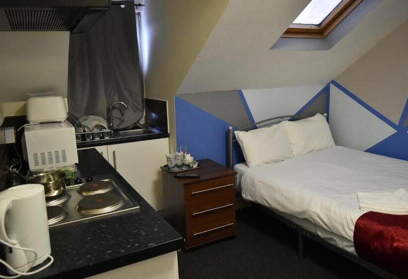 デラックススタジオ, London Olympus Hotel Nirvana