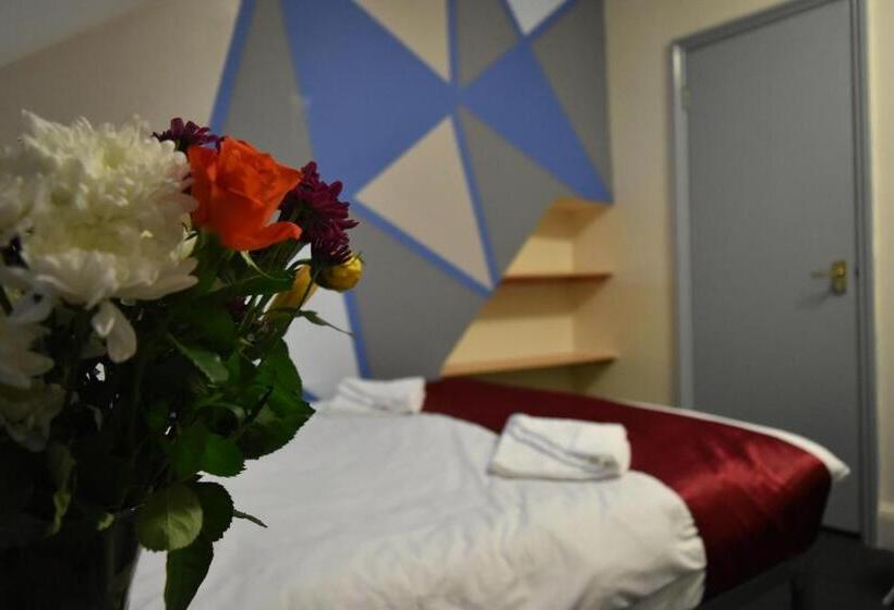 Студия Deluxe, London Olympus Hotel Nirvana