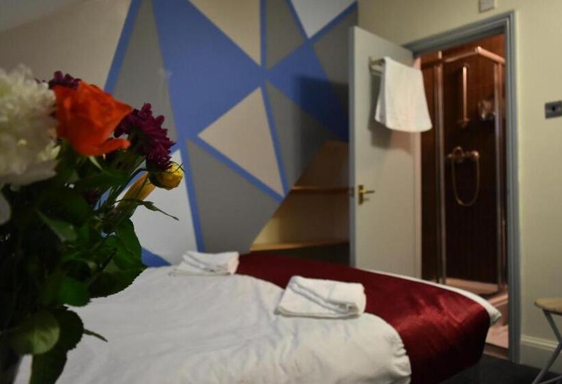 デラックススタジオ, London Olympus Hotel Nirvana