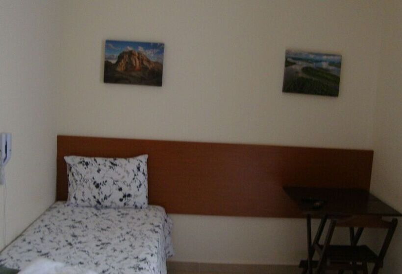 غرفة قياسية فردية, Maria Luiza