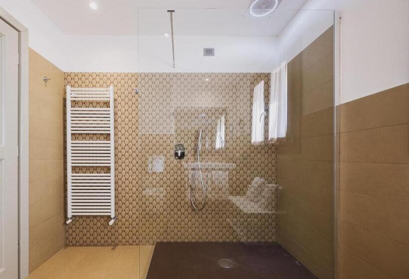Полулюкс Одноместный с Террасой, Tramas Hotel & Spa
