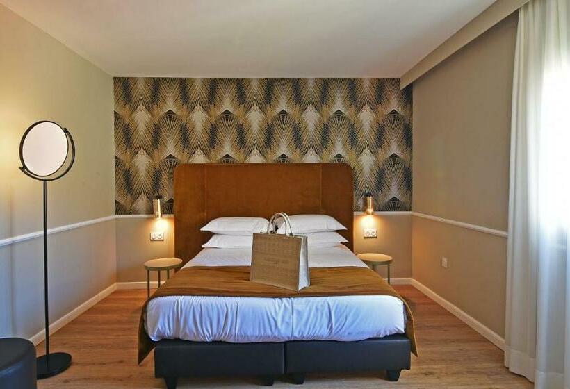 اتاق استاندارد, Restaurant Christophe Colomb