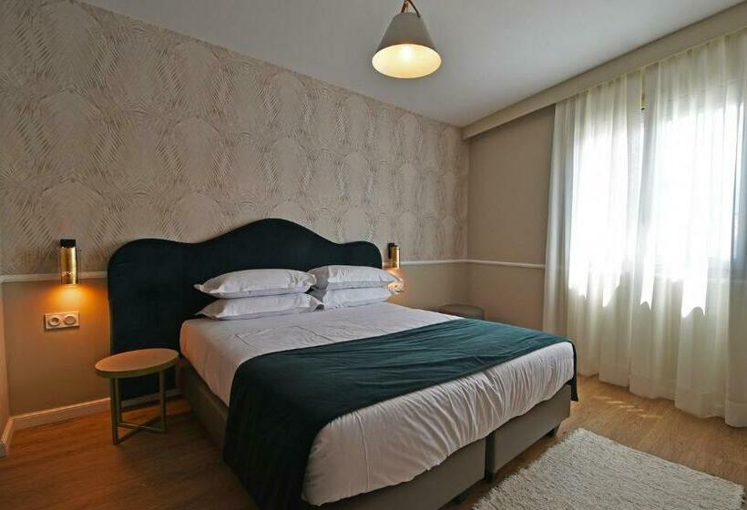 اتاق استاندارد, Restaurant Christophe Colomb