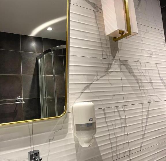 اتاق استاندارد, Restaurant Christophe Colomb