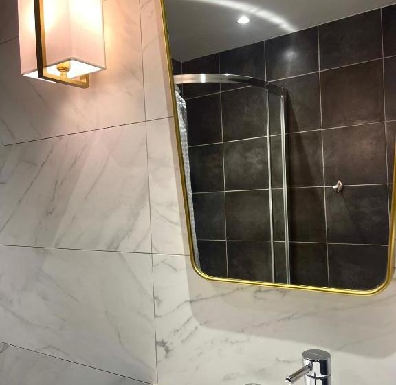 اتاق استاندارد, Restaurant Christophe Colomb