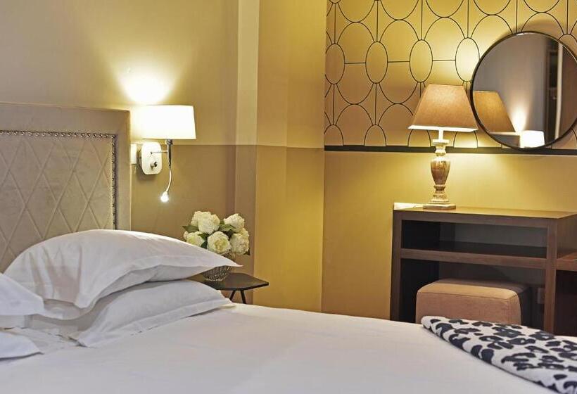 اتاق استاندارد, Restaurant Christophe Colomb