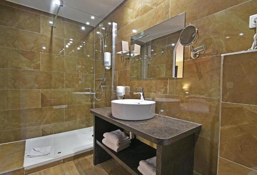 اتاق استاندارد, Restaurant Christophe Colomb