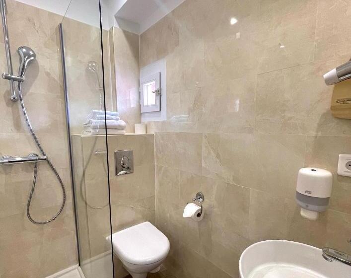 اتاق استاندارد, Restaurant Christophe Colomb