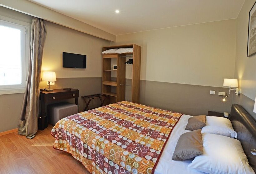 اتاق استاندارد, Restaurant Christophe Colomb