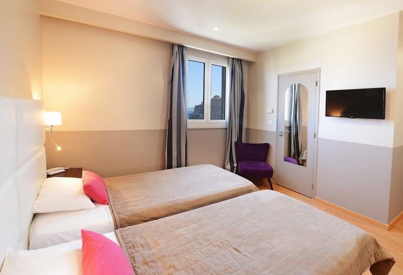 اتاق استاندارد, Restaurant Christophe Colomb