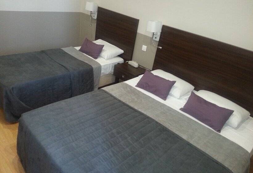 اتاق استاندارد سه نفره, Restaurant Christophe Colomb