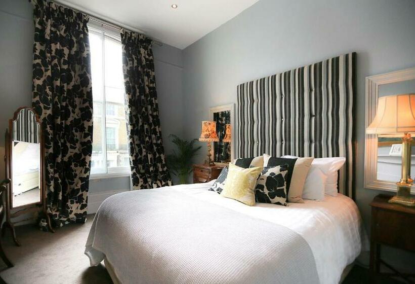 חדר דלוקס, The Crown And Sceptre