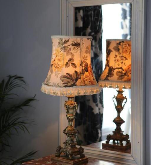 חדר דלוקס, The Crown And Sceptre