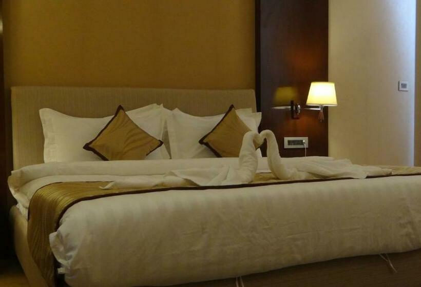 Chambre Deluxe, The Legend