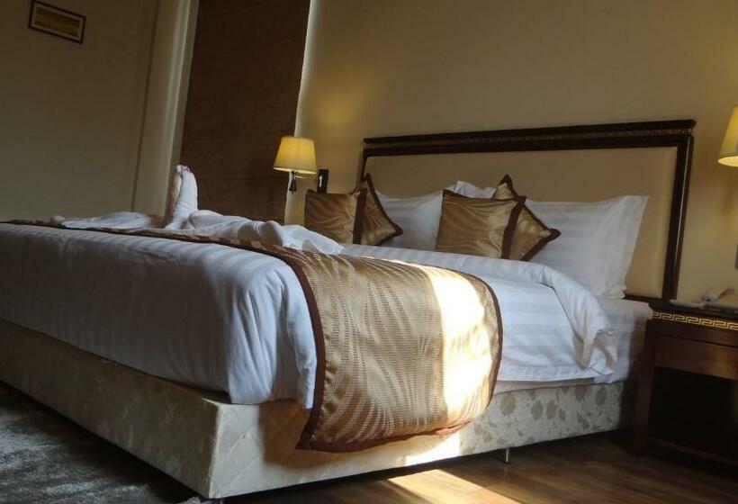 Chambre Deluxe, The Legend