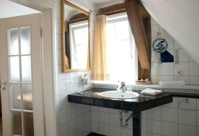 חדר סטנדרט יחיד, Weber