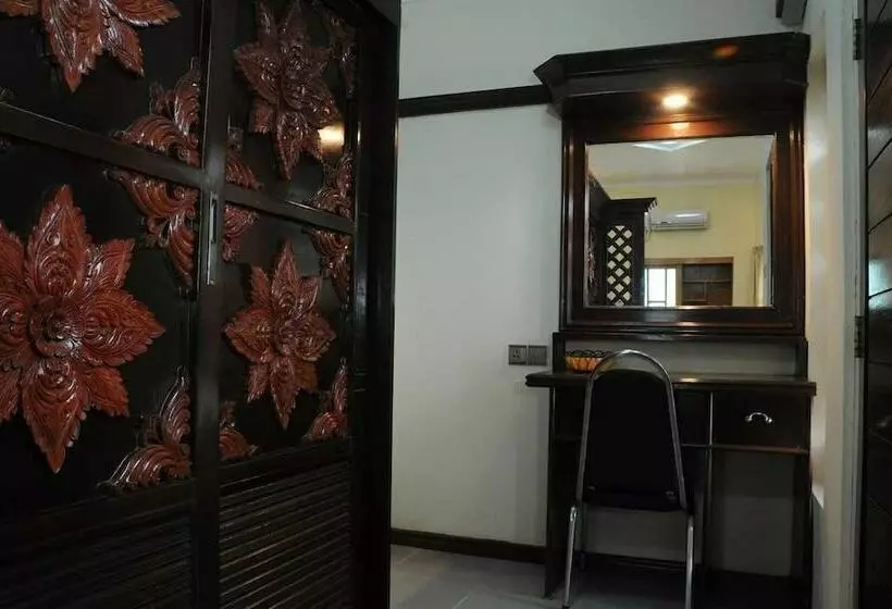 اتاق لوکس, Hsaung Thazin Hotel Pyin Oo Lwin