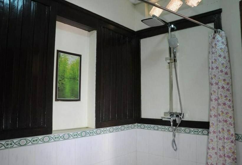 اتاق لوکس, Hsaung Thazin Hotel Pyin Oo Lwin