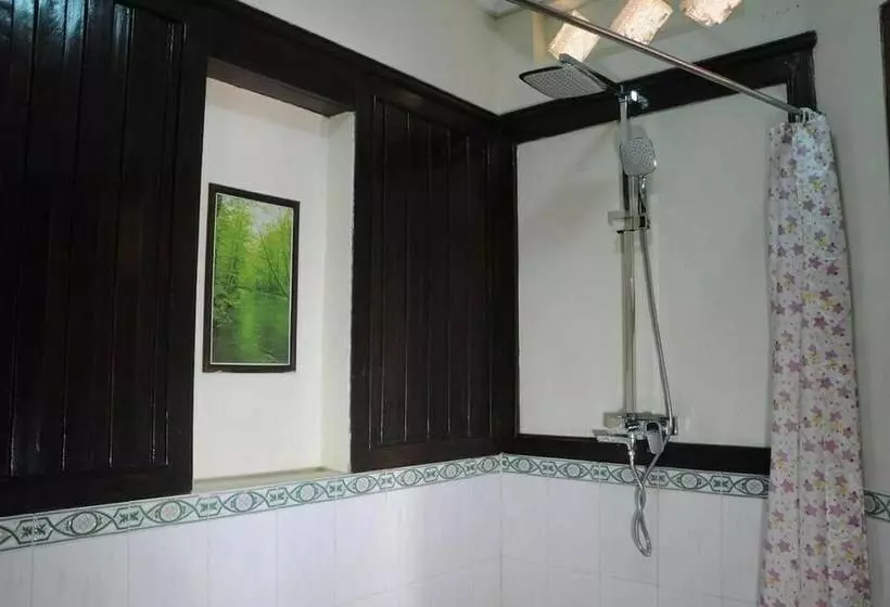 اتاق لوکس, Hsaung Thazin Hotel Pyin Oo Lwin