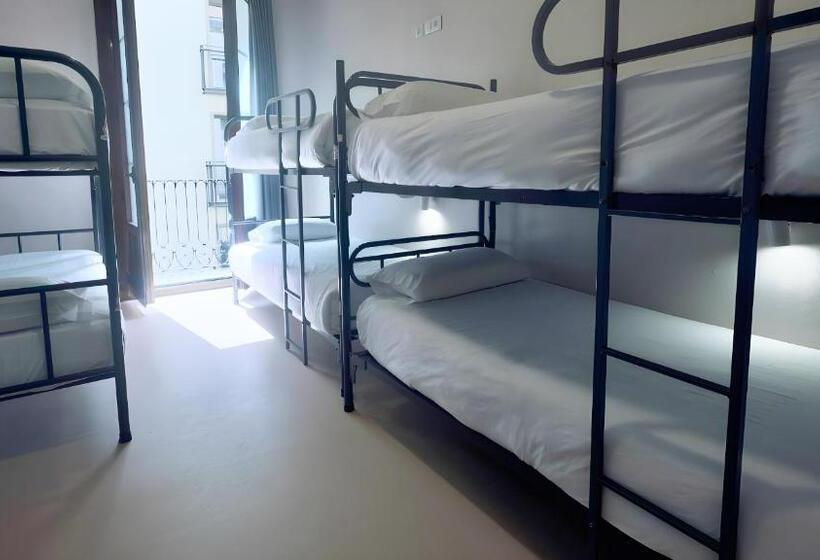 تختخواب در اتاق مشترک, Ideal Youth Hostel