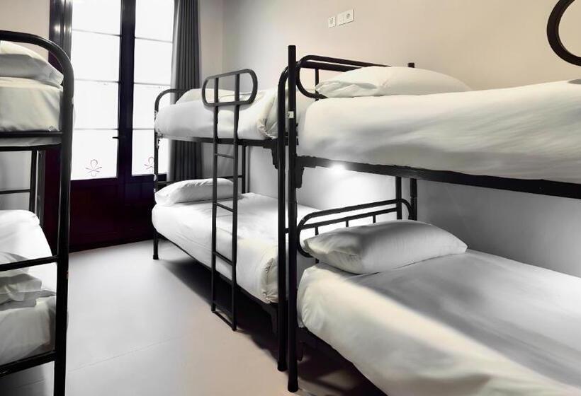 تختخواب در اتاق مشترک, Ideal Youth Hostel