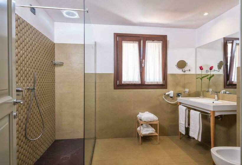 סוויטת ג'וניור עם טרסה, Tramas Hotel & Spa