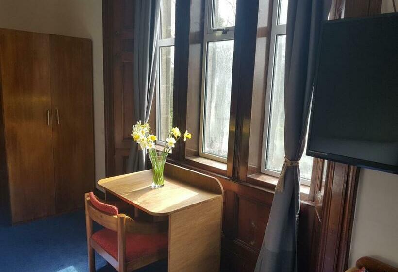 غرفة قياسية ثلاثية, Bonkle House