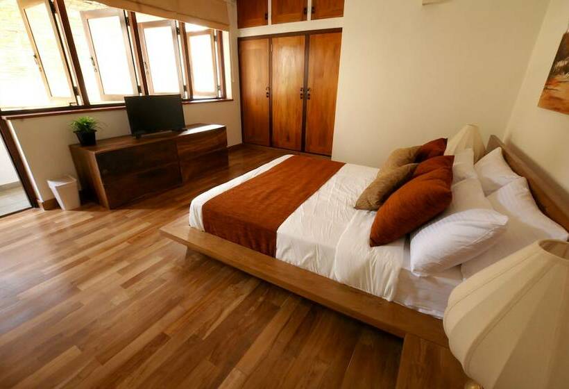 غرفة قياسية مزوَّدة بشُرفة, Halcyon House Colombo