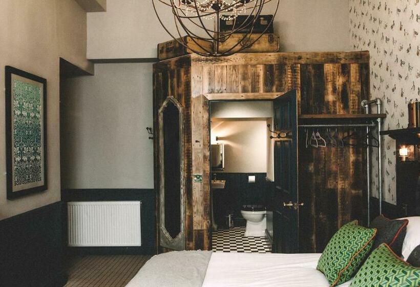 غرفة ديلوكس سرير كينج, The Stag At Stow