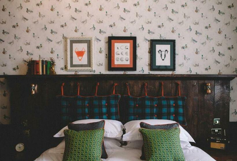 غرفة ديلوكس سرير كينج, The Stag At Stow