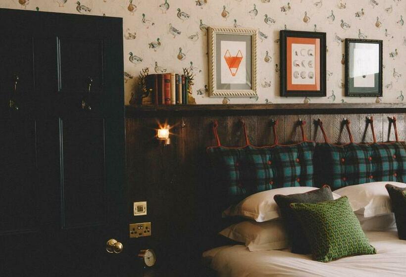 غرفة ديلوكس سرير كينج, The Stag At Stow