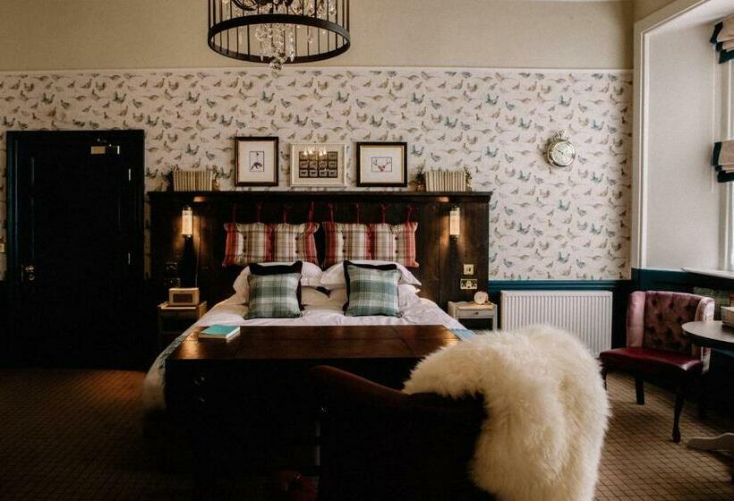 جناح, The Stag At Stow