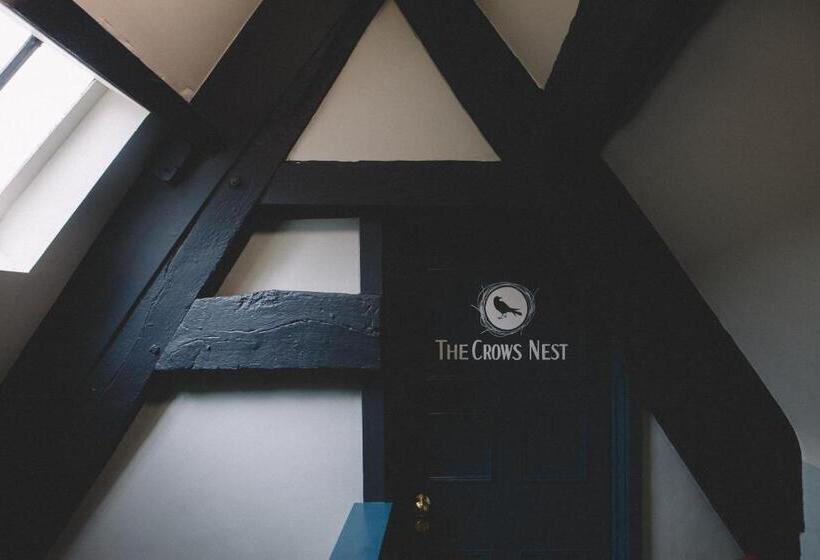 غرفة أساسية, The Stag At Stow