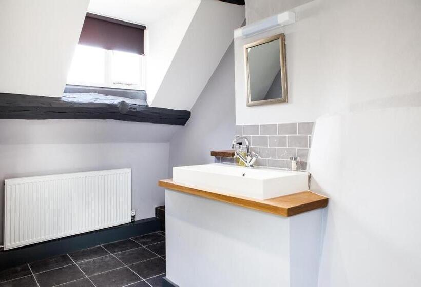 غرفة سوبيريور سرير كينج, The Stag At Stow