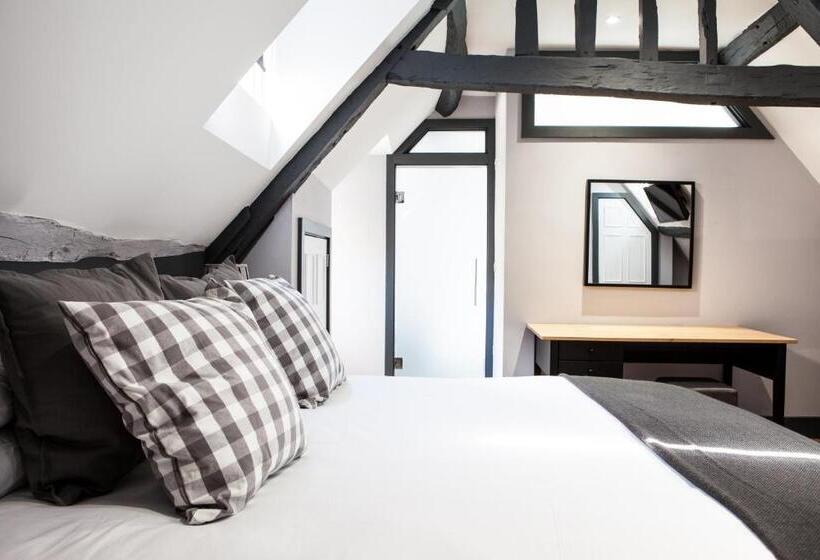 غرفة سوبيريور سرير كينج, The Stag At Stow