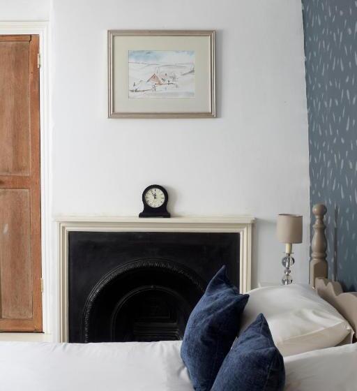 غرفة قياسية, The Stag At Stow