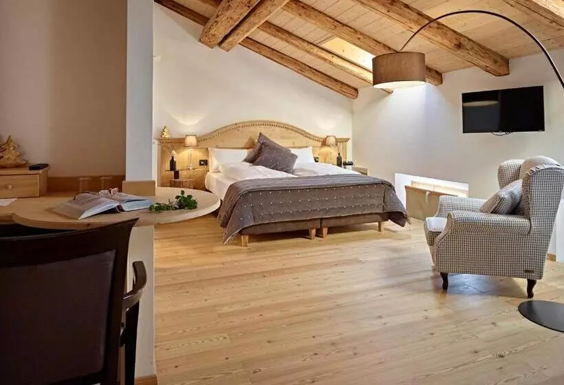 スイート, Romantic Hotel Excelsior
