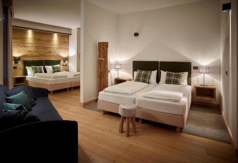 스위트, Romantic Hotel Excelsior
