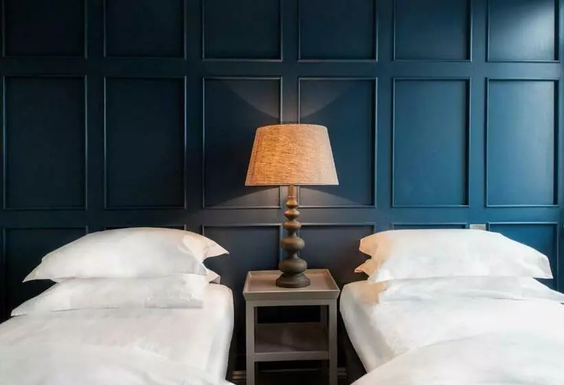 Standard Room, The Tommyfield