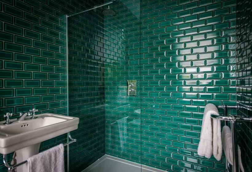 Standard Room, The Tommyfield