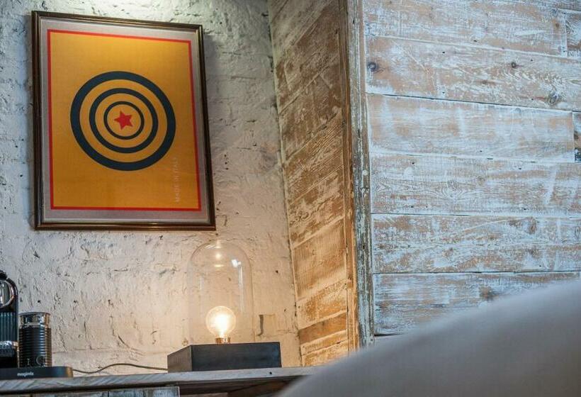 Standard Room, The Tommyfield