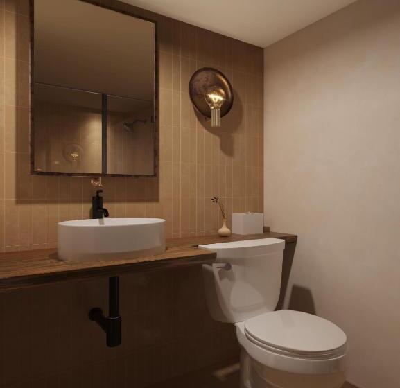 سوئیت با تخت بزرگ, Awol Stowe