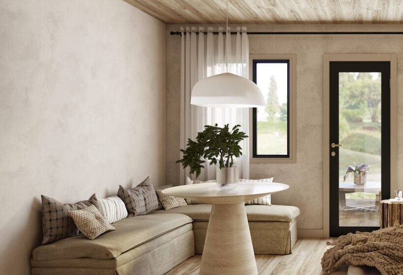 اتاق لوکس با تخت بزرگ, Awol Stowe