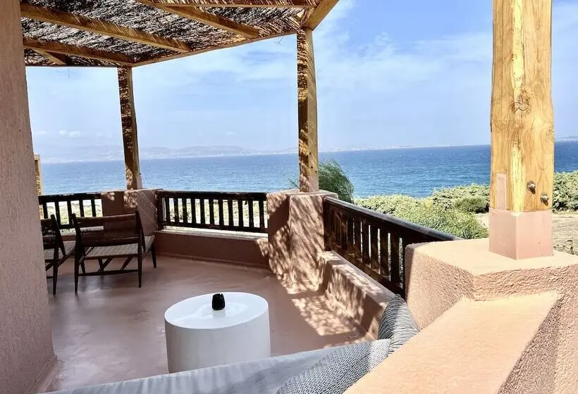 Suite Vue Mer, Akre