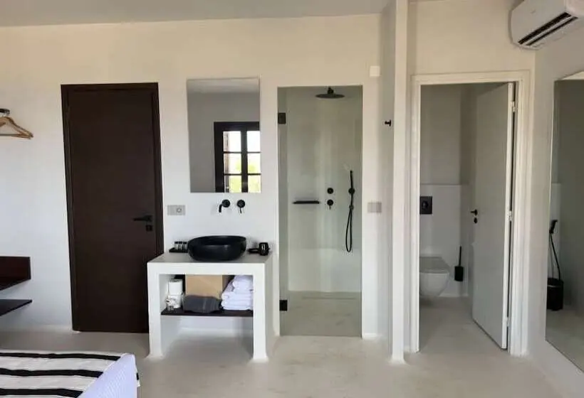 Suite Vue Mer, Akre