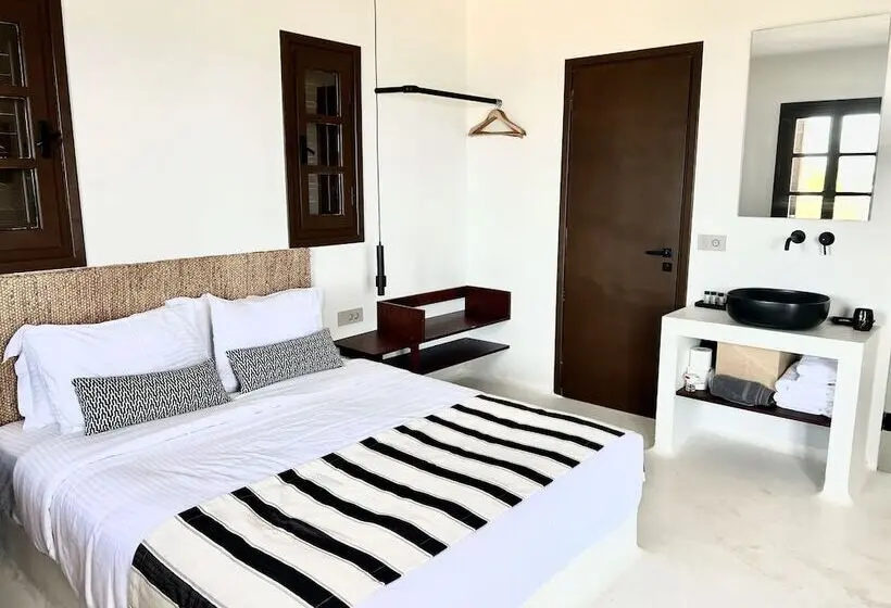 Suite Vue Mer, Akre