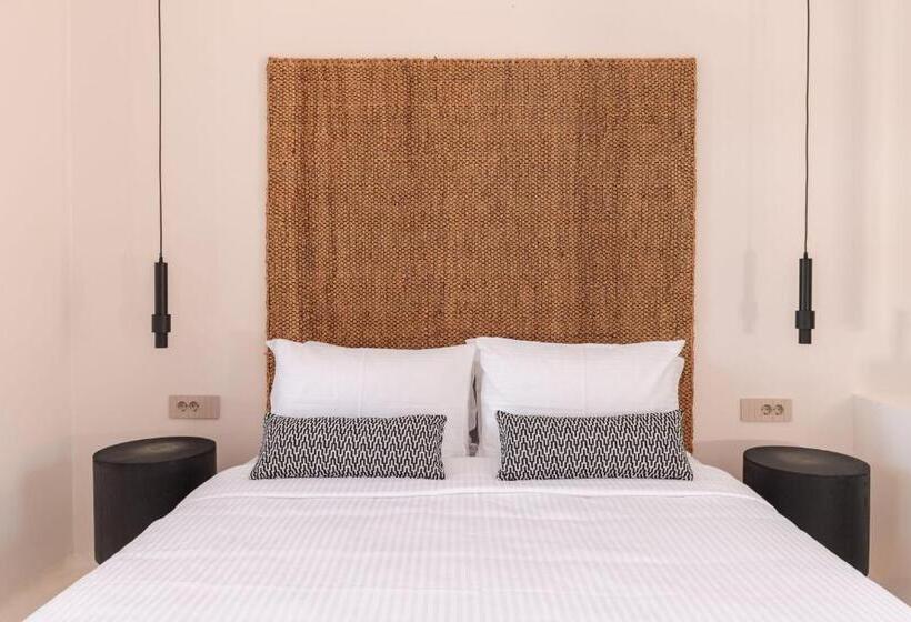 Люкс Вид на Море, Akre