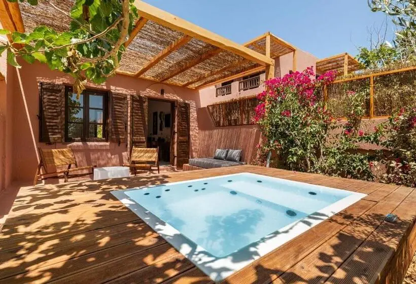 Suite avec Hydromassage, Akre